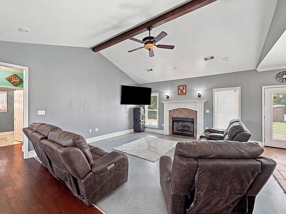 5th image of 75 Cummings Rd
