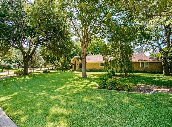 2nd image of 2409 Skyview Dr