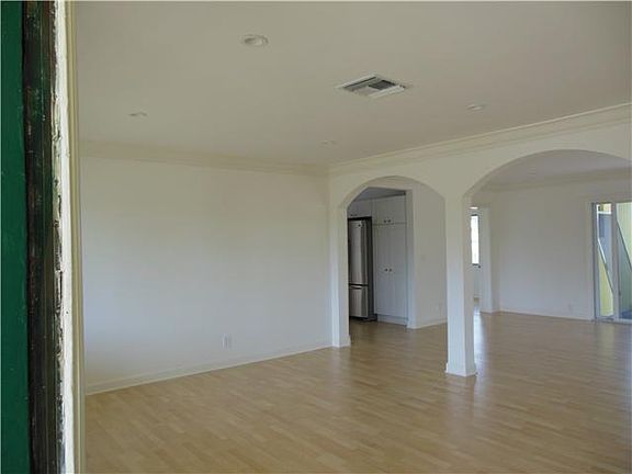 2nd image of 218 Worth Ct N
