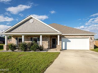1220 Carraway Cv, Ocean Springs, MS 39564