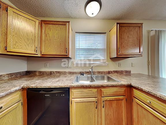 3rd image of 9017 Stonewall Dr