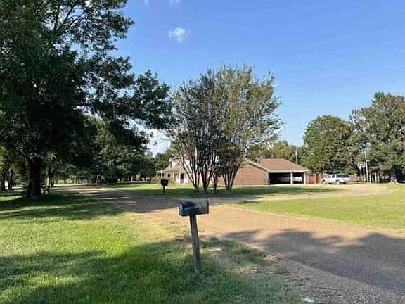 3rd image of 170 Parsonage Rd