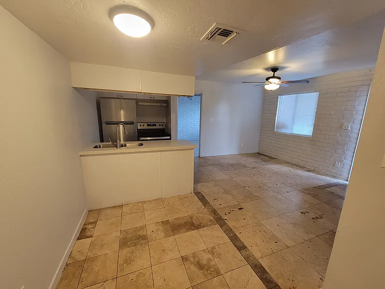 1001 N 32nd Ave #2 — Photo 3