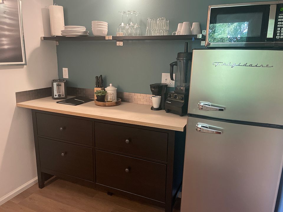 2nd image of 1510 Taylor Ave #2