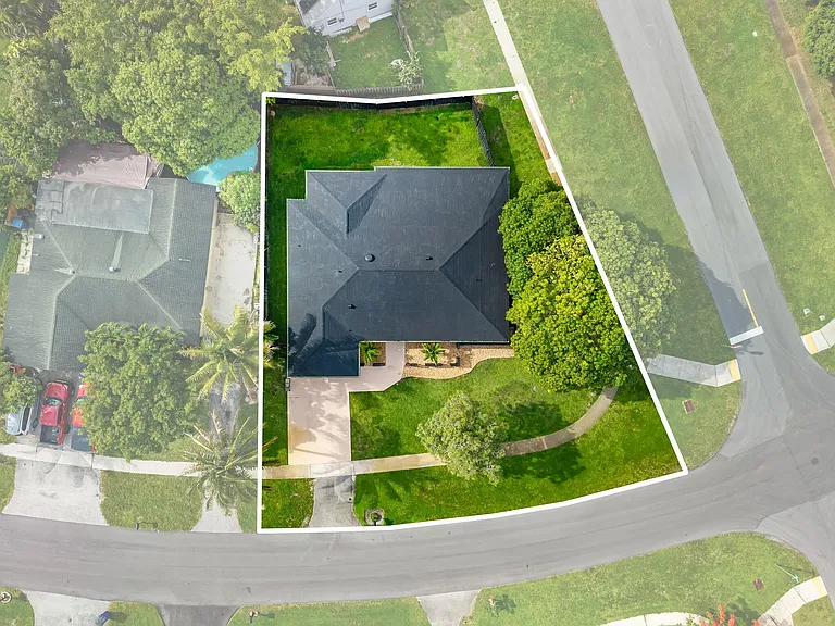 908 Hibiscus Dr — Photo 30