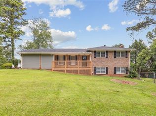 634 Rebecca St NW, Lilburn, GA 30047