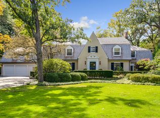 377 E Woodland Rd, Lake Forest, IL 60045