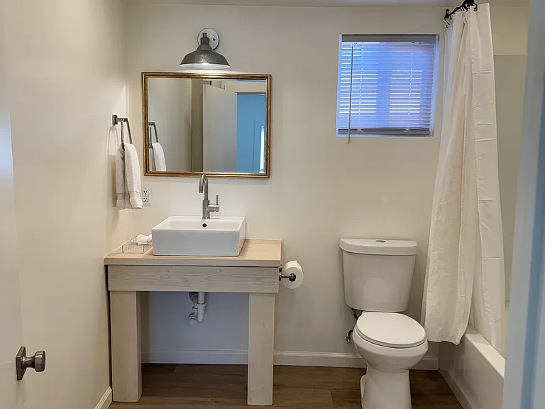 422 S Thor St — Photo 14