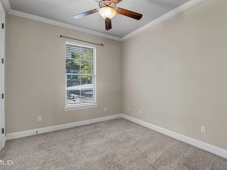 214 Danielle Dr — Photo 2