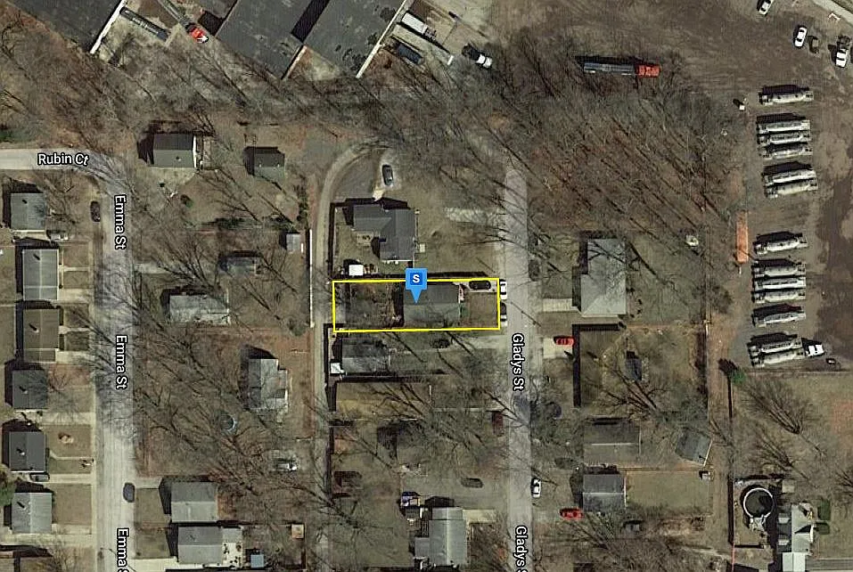 310 Gladys St photo 1