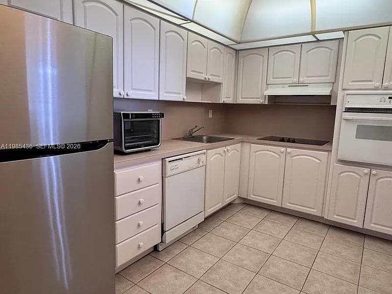 19380 Collins Ave #910 — Photo 2