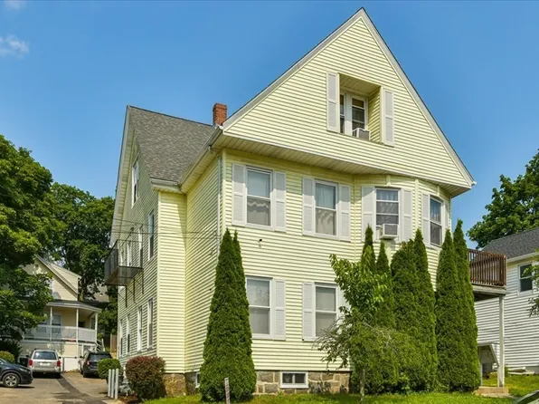 32 Williams Ave APT 4, Hyde Park, MA 02136