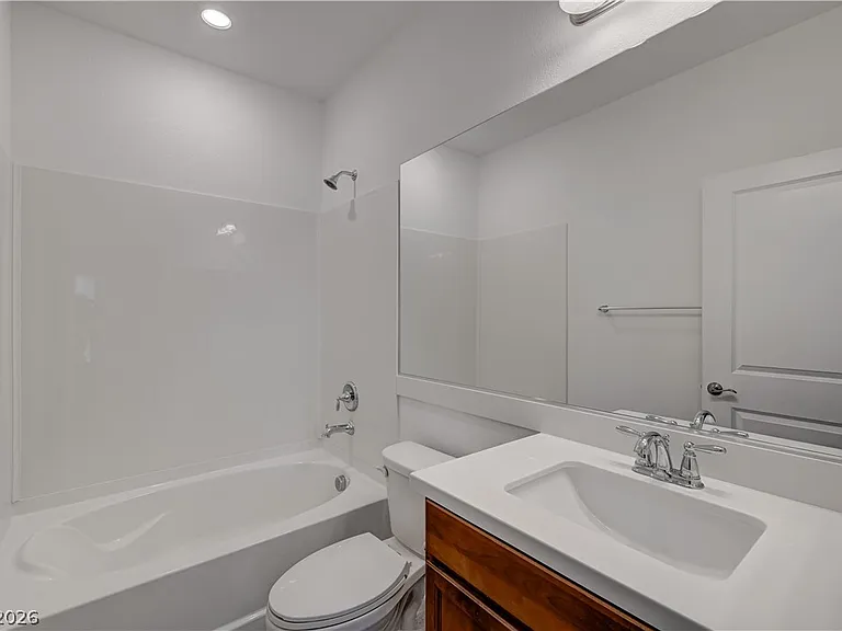 630 Great River Ave — Photo 29