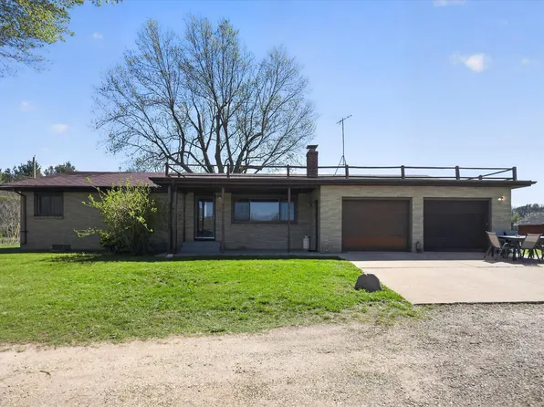 3262 W Wagner Rd, Buchanan, MI 49107