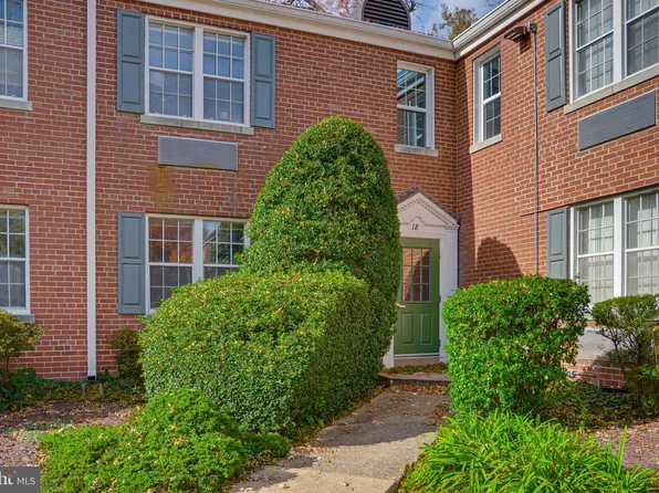 18 Auburn Ct APT A, Alexandria, VA 22305