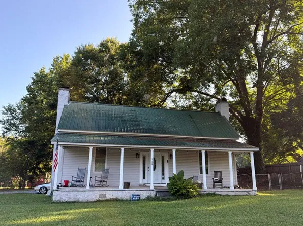 218 Calhoun St, Fairmount, GA 30139
