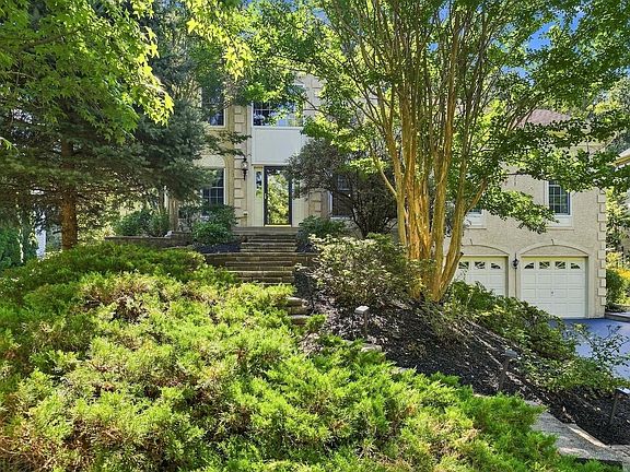 3rd image of 3727 Green Ridge Rd