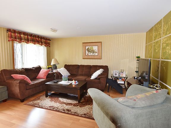 3rd image of 1601 N 76th Ct APT 305