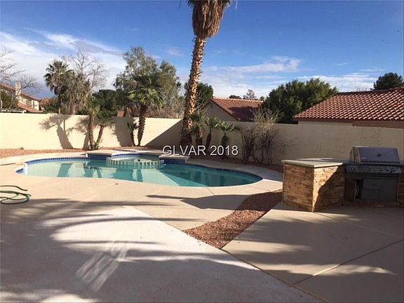 2nd image of 485 Coco Palms Ave