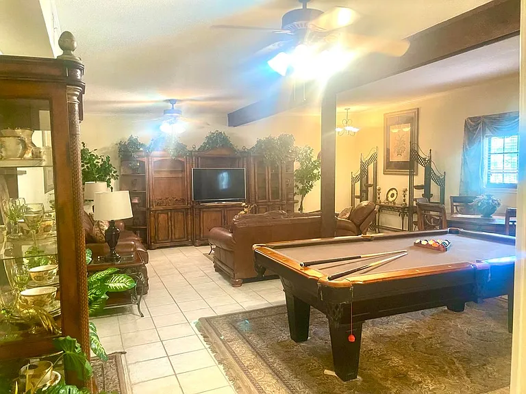406 Longshadow Rd #UPSTAIRS — Photo 5