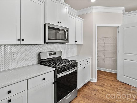 5th image of 662 River Bottom Rd