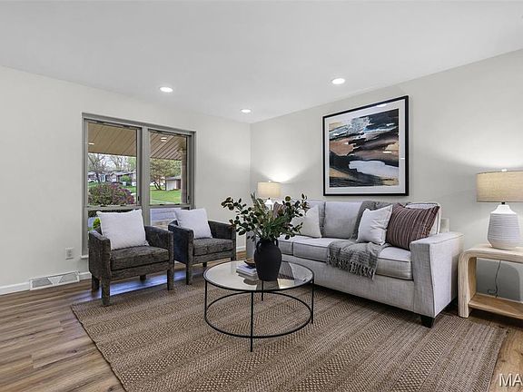 4th image of 1525 Orchard Lakes Dr