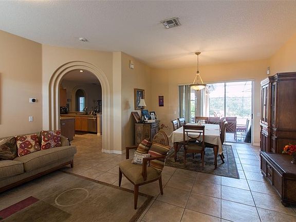 4th image of 114 Woodpecker Ct