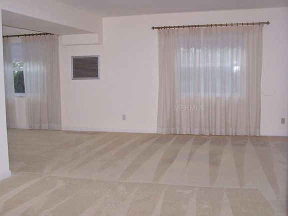 5th image of 4195 13th Way NE