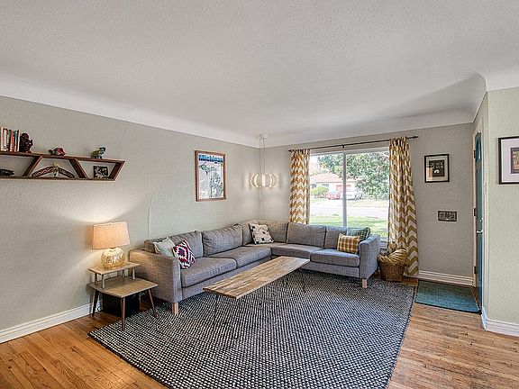 4th image of 2070 Newport St