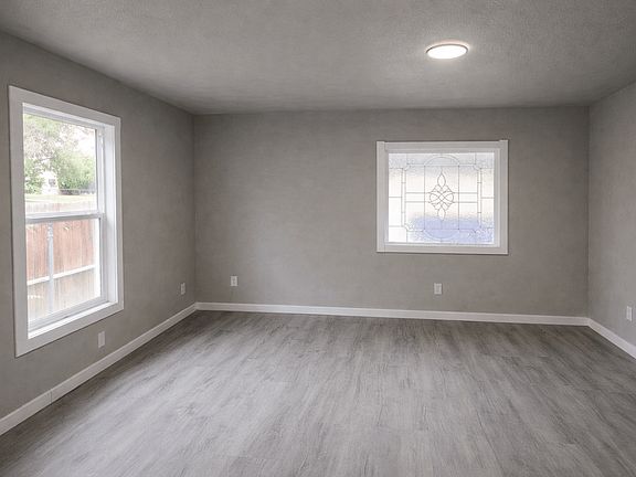 5th image of 2323 Pine St