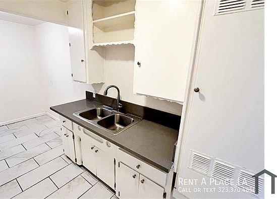 2nd image of 943 E 108th St #9B