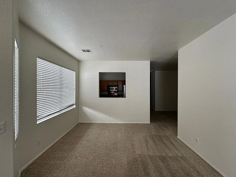 1109 Milpas Ln — Photo 7