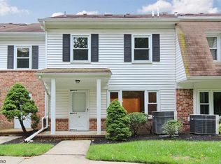 18 Harwich Vlg, Scotch Plains, NJ 07076