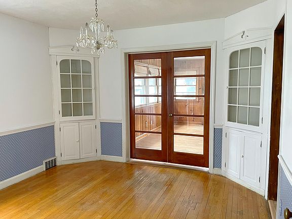 5th image of 7818 W Clarke St