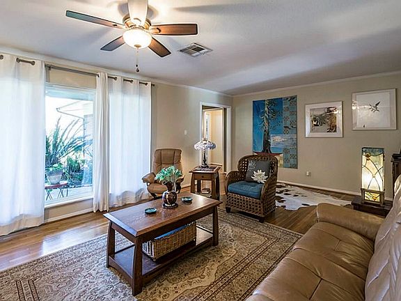 5th image of 5615 Briarbend Dr