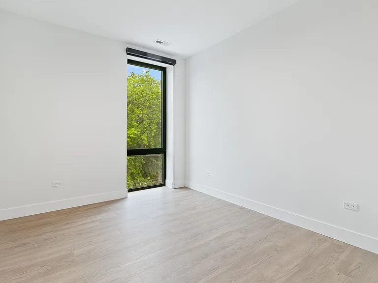 3140 Clybourn — Photo 26
