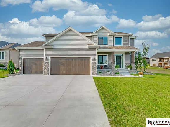 3rd image of 6711 Monarch Dr