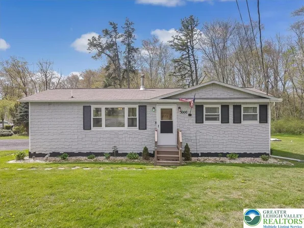 3000 Pleasant View Dr, Kunkletown, PA 18058