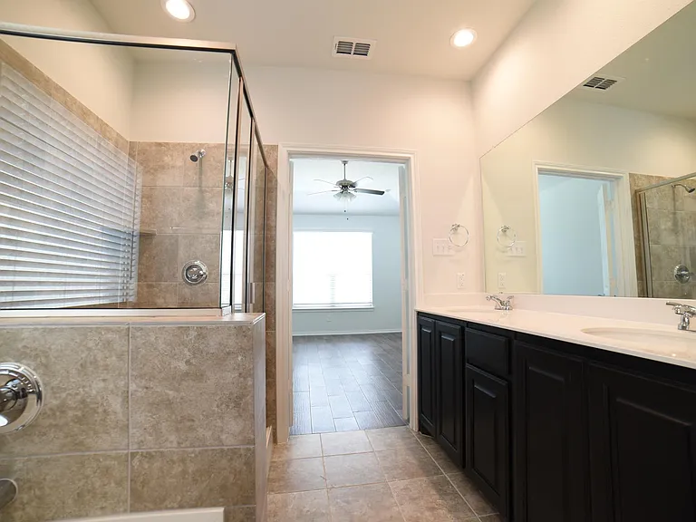 1407 Buckley St — Photo 5