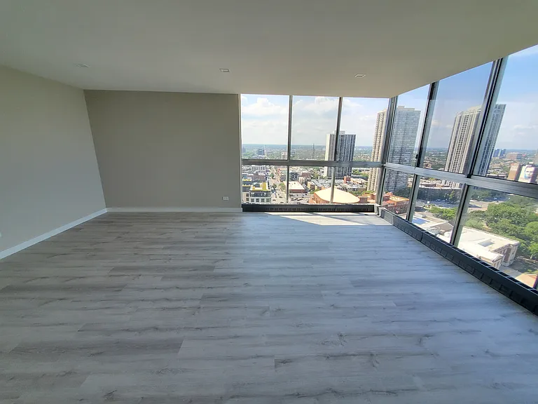 1555 N Dearborn Pkwy #27E — Photo 17