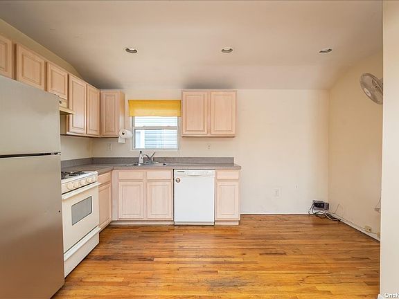 5th image of 89-29 Moline St Floor 2