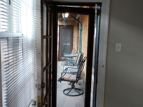 3rd image of 1333 W Fargo Ave APT 3N