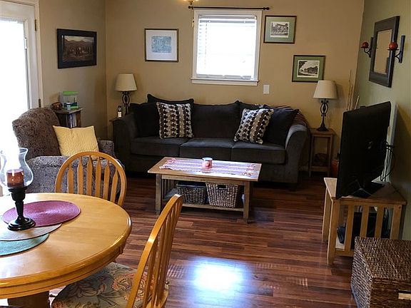 5th image of 585 Eveningview Ln