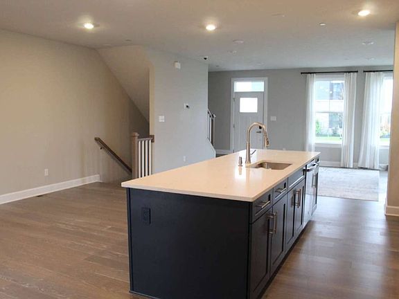 3rd image of 137 Marketplace Ave