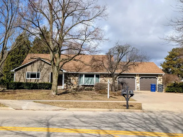 3248 Libal St, Green Bay, WI 54301