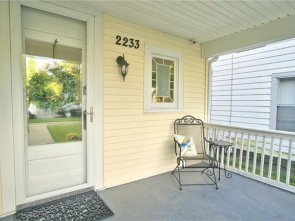 3rd image of 2233 N Capitol Ave
