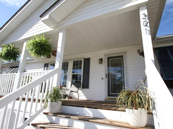 301 Sound View Ct, Cape Carteret, NC 28584