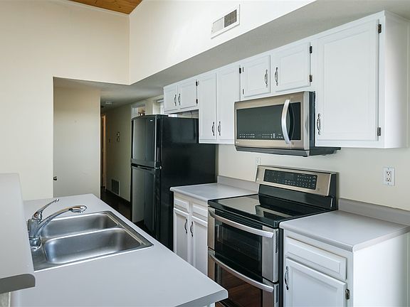 3rd image of 905 Placita Chaco