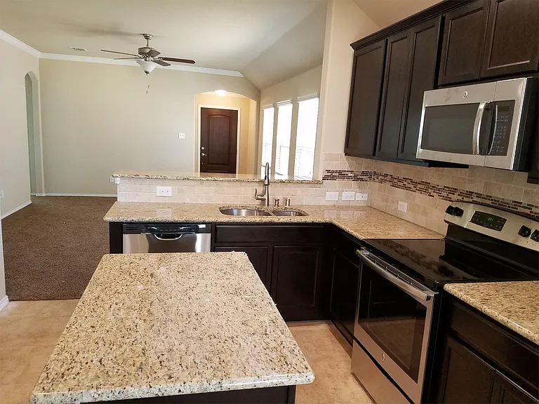 513 Crazy Horse Dr — Photo 3