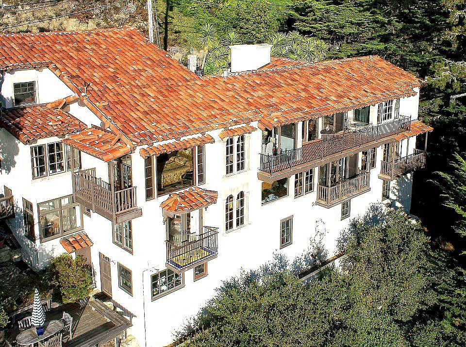 2nd image of 35 Mount Devon Rd